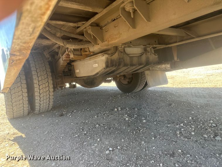 image for item EV5881 2015 Ford F550 shuttle bus