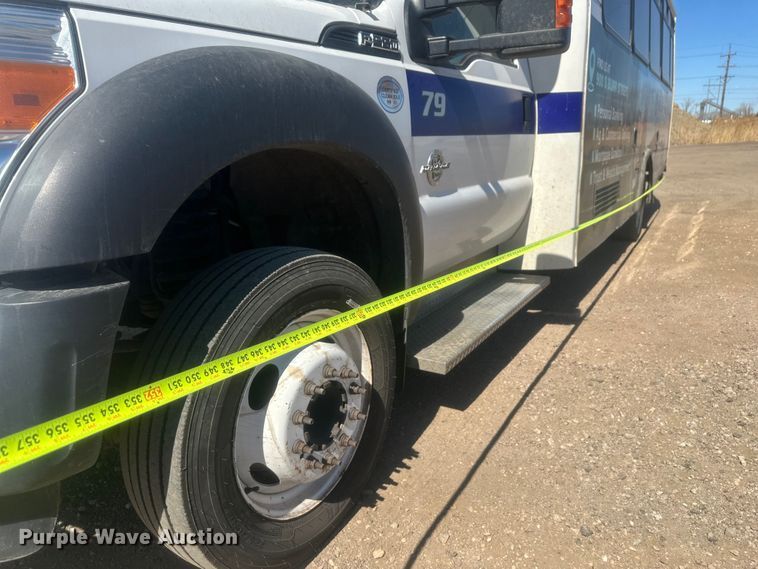 image for item EV5881 2015 Ford F550 shuttle bus