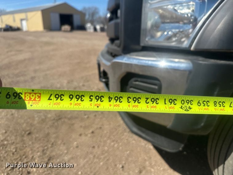 image for item EV5881 2015 Ford F550 shuttle bus