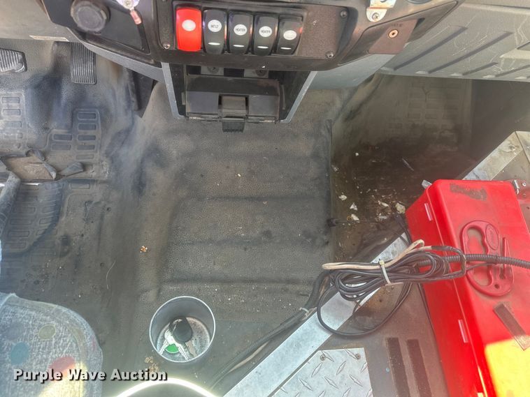 image for item EV5881 2015 Ford F550 shuttle bus