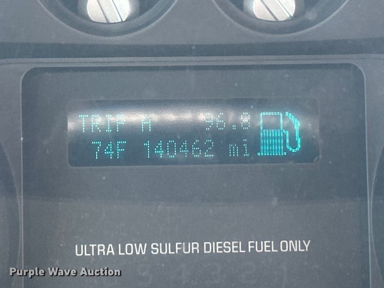 image for item EV5881 2015 Ford F550 shuttle bus