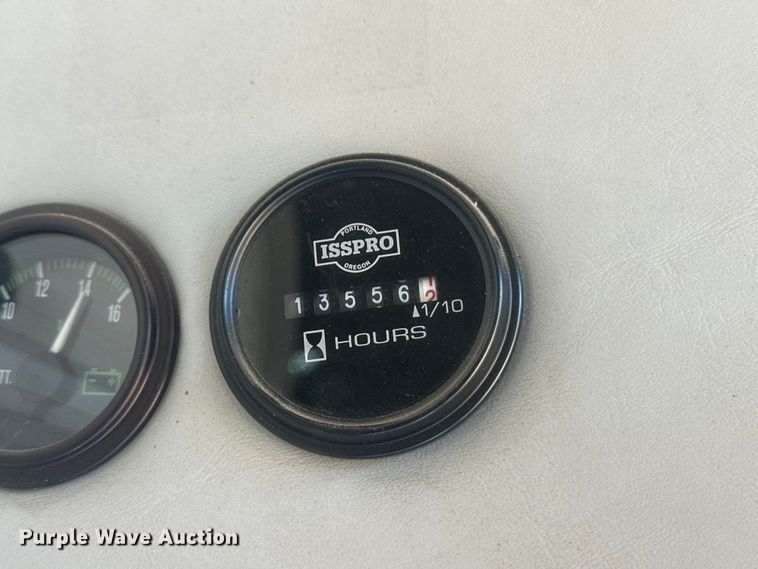 image for item EV5881 2015 Ford F550 shuttle bus