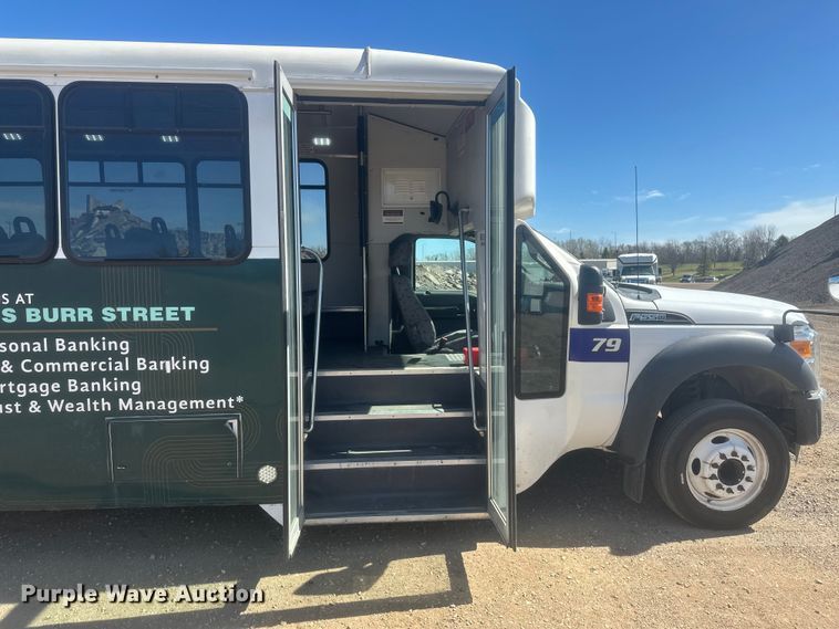 image for item EV5881 2015 Ford F550 shuttle bus