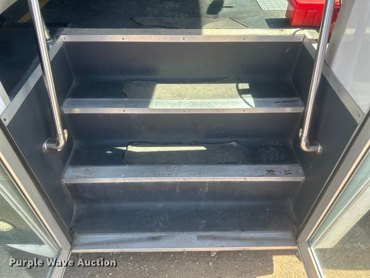 image for item EV5881 2015 Ford F550 shuttle bus