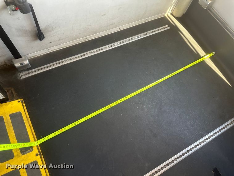 image for item EV5881 2015 Ford F550 shuttle bus