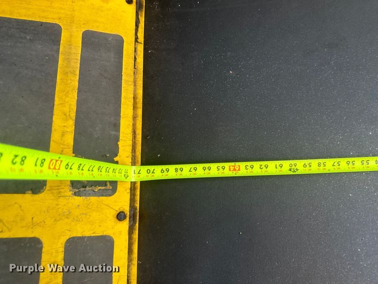 image for item EV5881 2015 Ford F550 shuttle bus