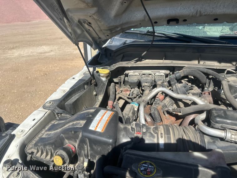 image for item EV5881 2015 Ford F550 shuttle bus