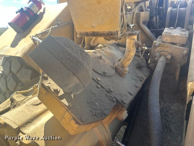 image for item EV5882 1997 Caterpillar 615CII elevating scraper