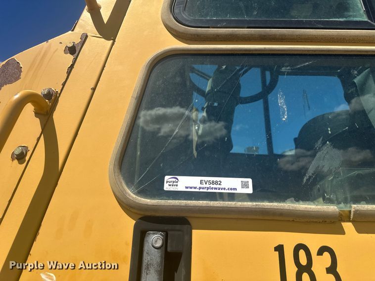 image for item EV5882 1997 Caterpillar 615CII elevating scraper