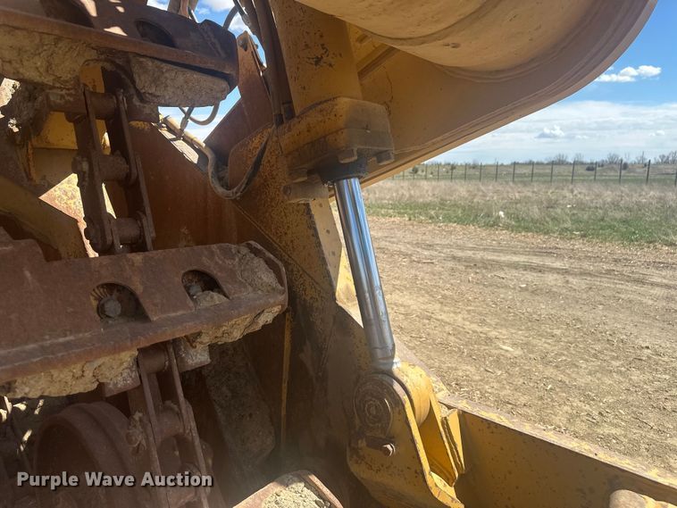image for item EV5882 1997 Caterpillar 615CII elevating scraper