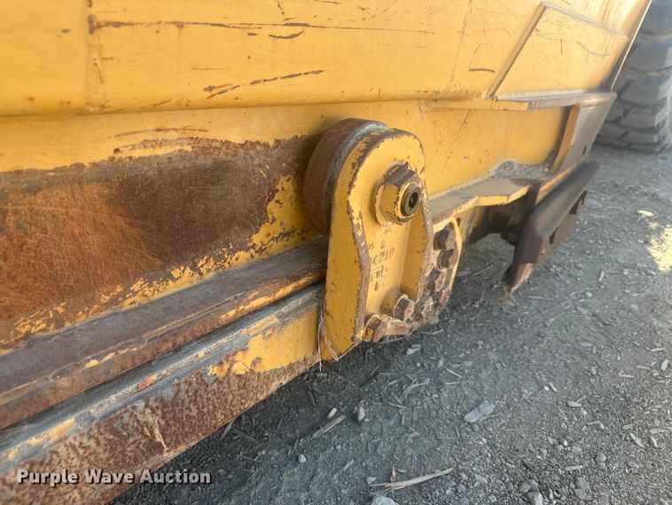image for item EV5882 1997 Caterpillar 615CII elevating scraper