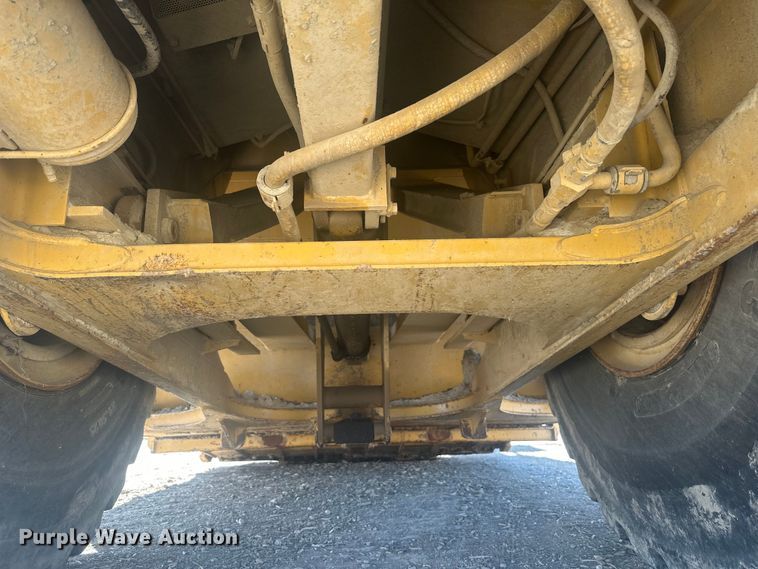 image for item EV5882 1997 Caterpillar 615CII elevating scraper