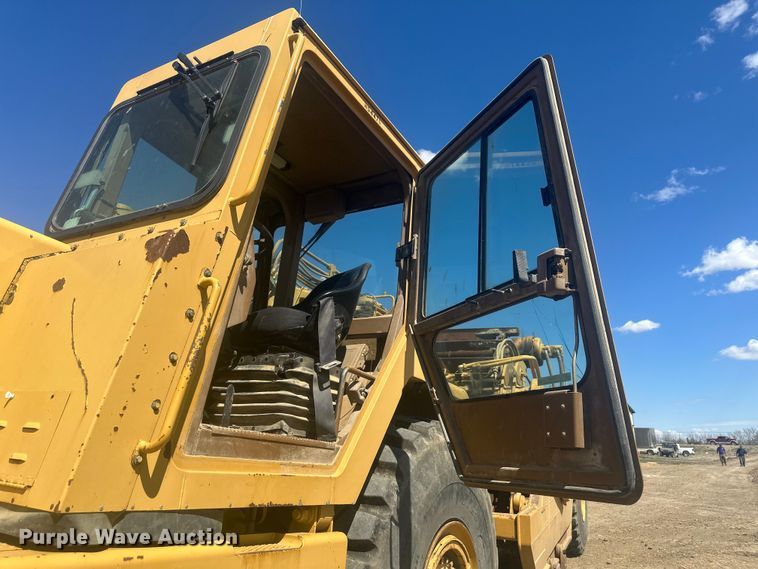 image for item EV5882 1997 Caterpillar 615CII elevating scraper