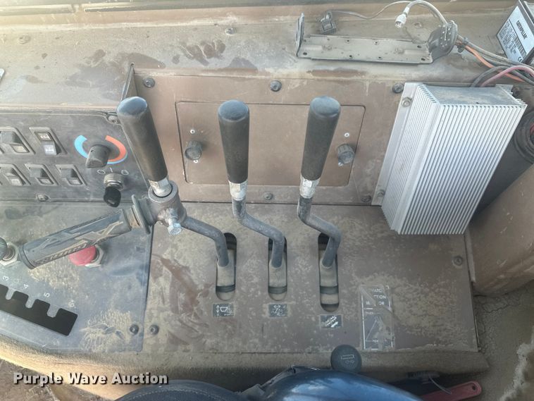 image for item EV5882 1997 Caterpillar 615CII elevating scraper