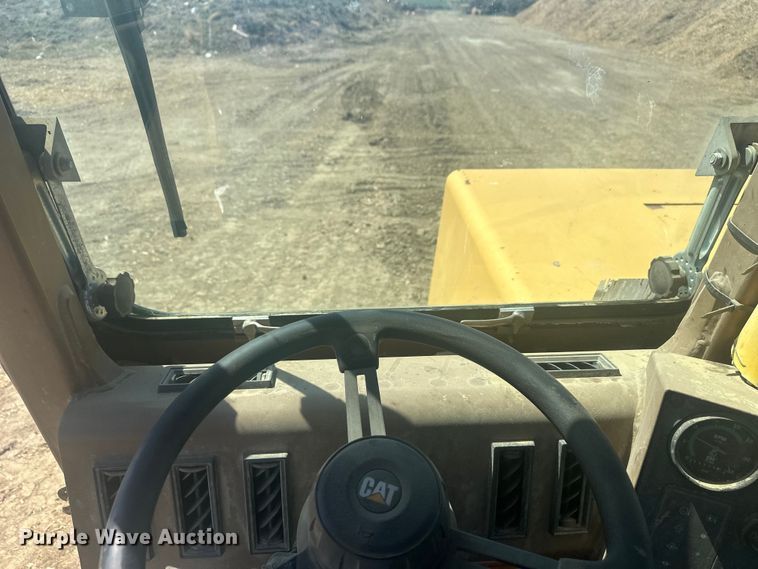 image for item EV5882 1997 Caterpillar 615CII elevating scraper