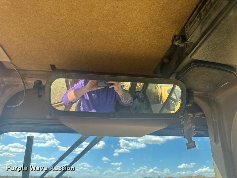 image for item EV5882 1997 Caterpillar 615CII elevating scraper