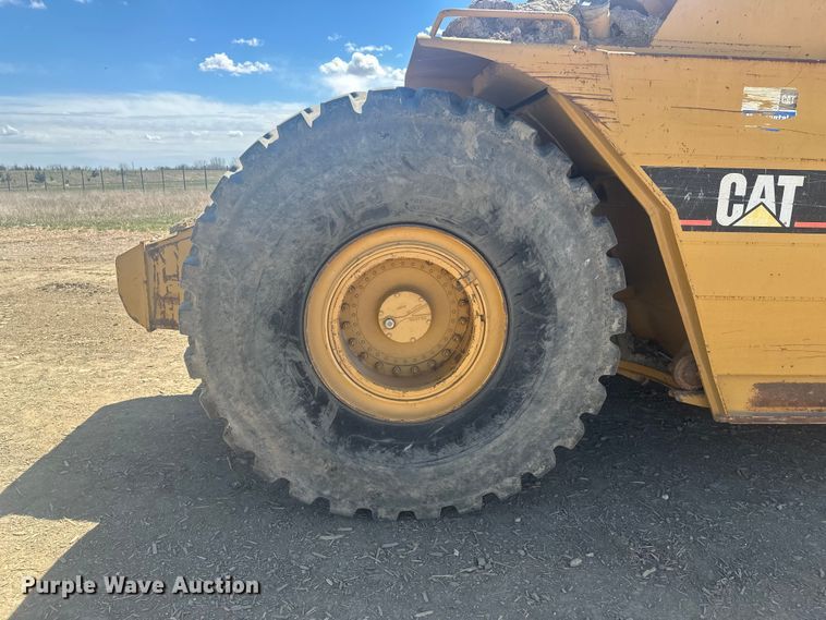 image for item EV5882 1997 Caterpillar 615CII elevating scraper