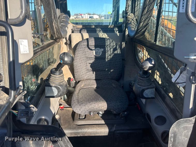 image for item EV5890 2019 Case SV280 skid steer loader