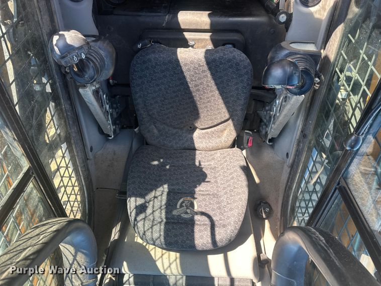 image for item EV5890 2019 Case SV280 skid steer loader