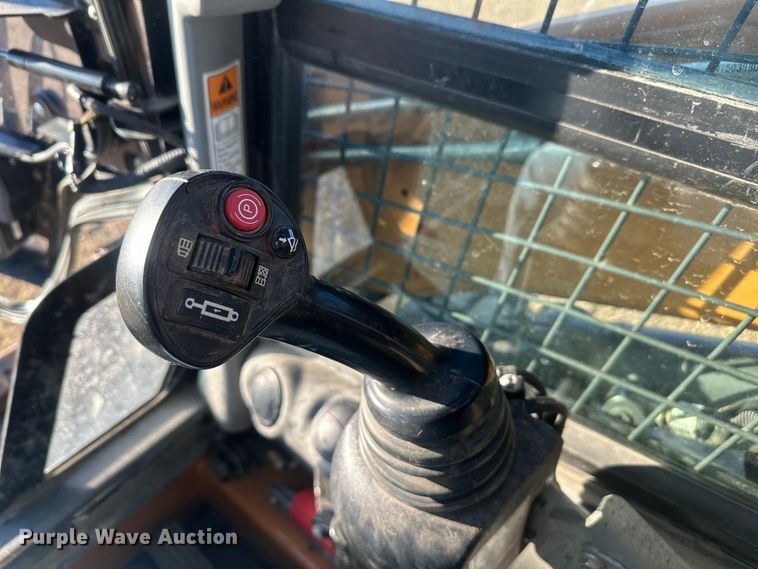 image for item EV5890 2019 Case SV280 skid steer loader