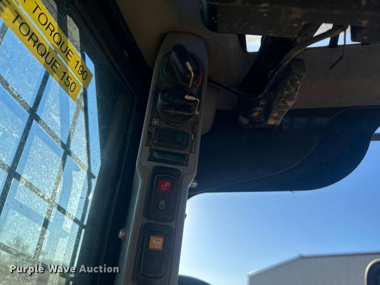 image for item EV5890 2019 Case SV280 skid steer loader