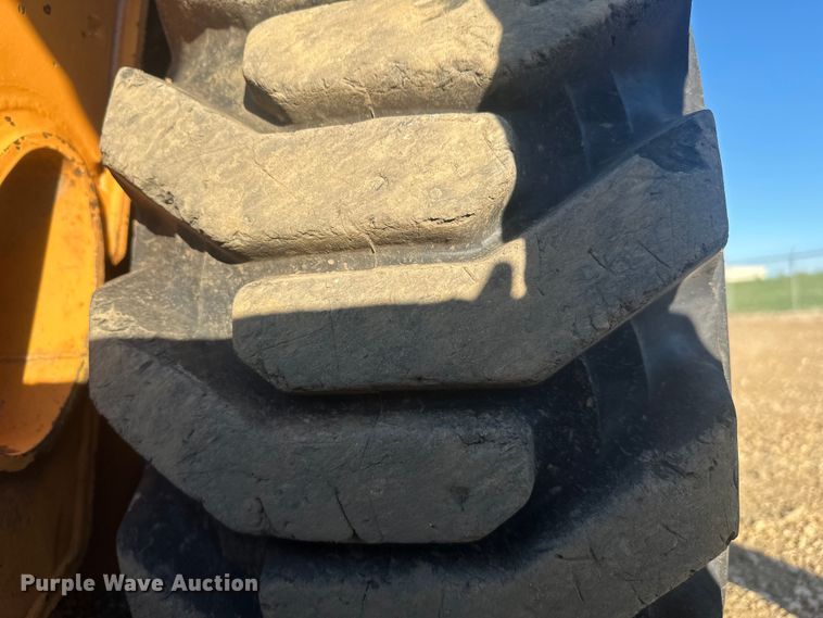 image for item EV5890 2019 Case SV280 skid steer loader