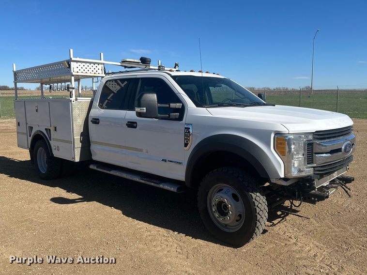 image for item EV5893 2017 Ford F550 Crew Cab utility / service truck
