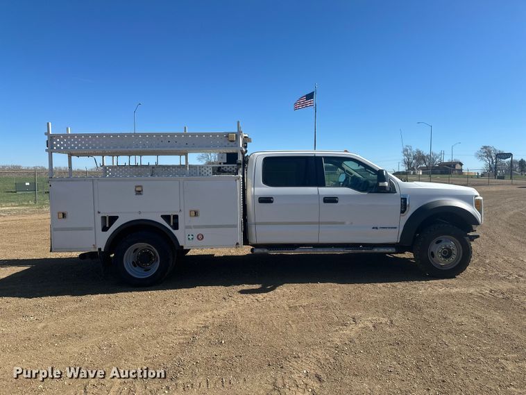 image for item EV5893 2017 Ford F550 Crew Cab utility / service truck