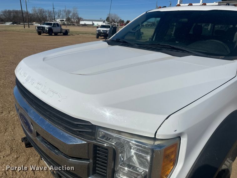 image for item EV5893 2017 Ford F550 Crew Cab utility / service truck