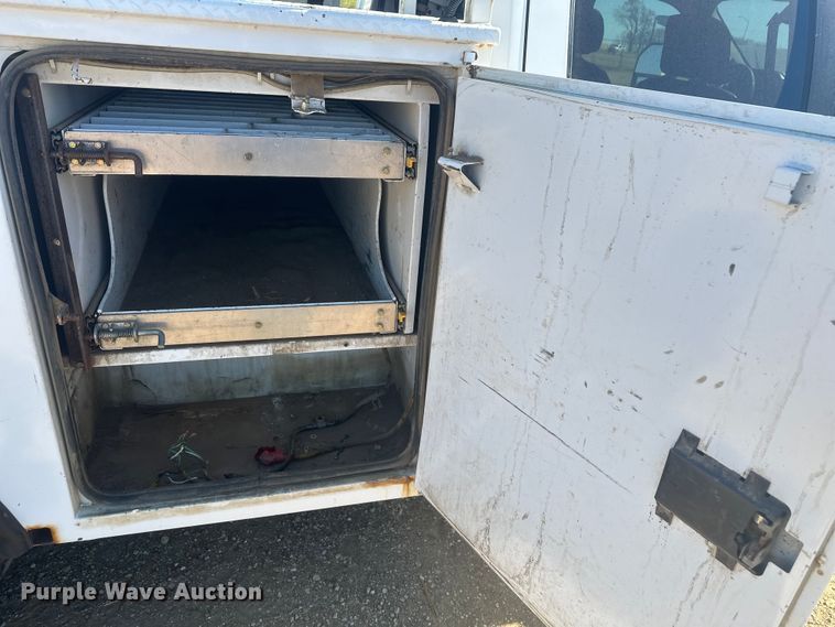 image for item EV5893 2017 Ford F550 Crew Cab utility / service truck