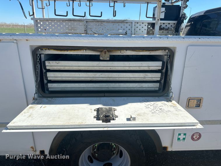 image for item EV5893 2017 Ford F550 Crew Cab utility / service truck