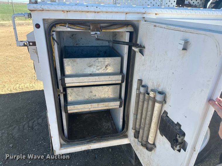 image for item EV5893 2017 Ford F550 Crew Cab utility / service truck