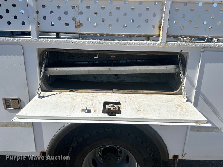 image for item EV5893 2017 Ford F550 Crew Cab utility / service truck