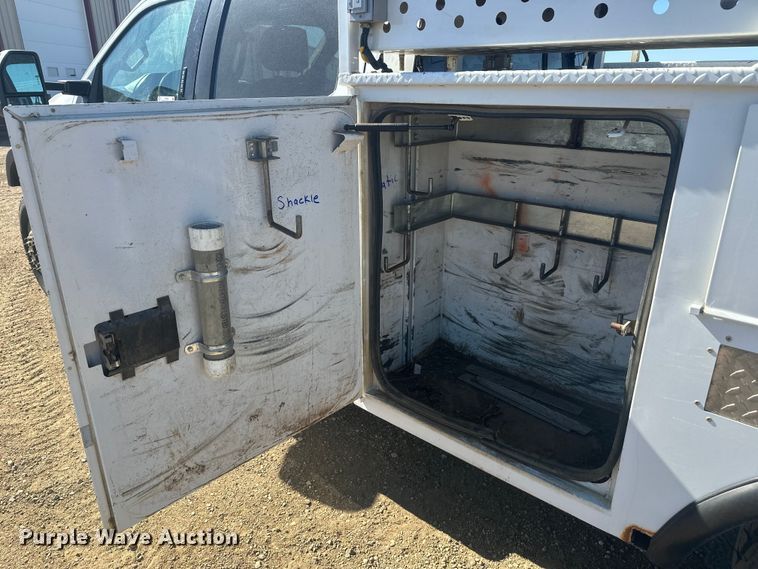 image for item EV5893 2017 Ford F550 Crew Cab utility / service truck