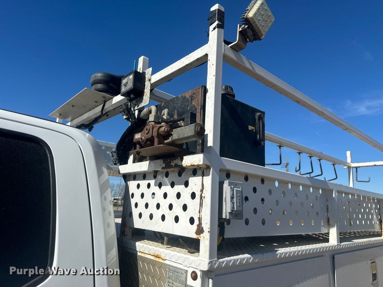 image for item EV5893 2017 Ford F550 Crew Cab utility / service truck