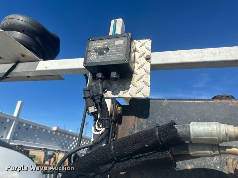 image for item EV5893 2017 Ford F550 Crew Cab utility / service truck