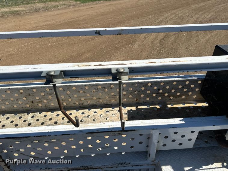 image for item EV5893 2017 Ford F550 Crew Cab utility / service truck