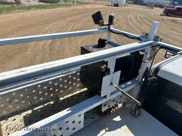 image for item EV5893 2017 Ford F550 Crew Cab utility / service truck