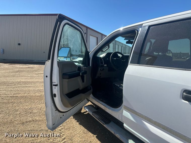 image for item EV5893 2017 Ford F550 Crew Cab utility / service truck