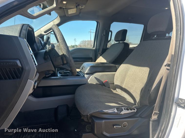 image for item EV5893 2017 Ford F550 Crew Cab utility / service truck