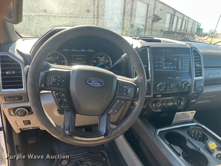 image for item EV5893 2017 Ford F550 Crew Cab utility / service truck