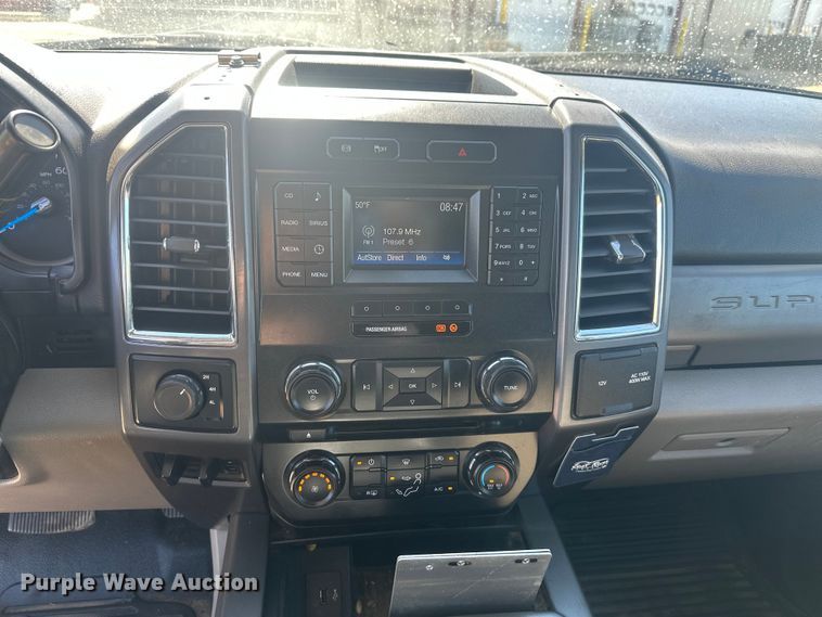 image for item EV5893 2017 Ford F550 Crew Cab utility / service truck