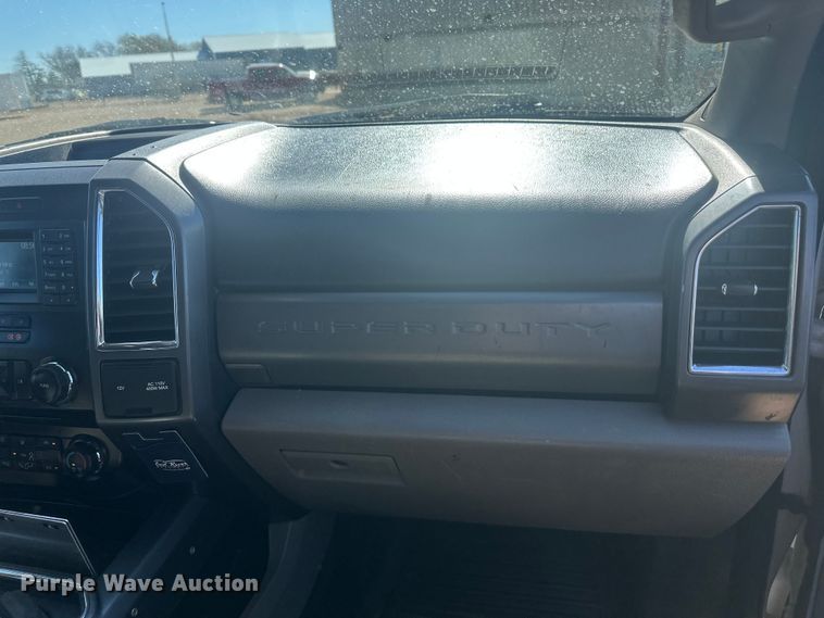 image for item EV5893 2017 Ford F550 Crew Cab utility / service truck