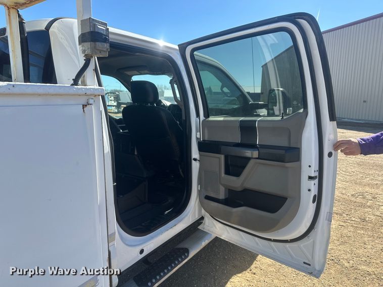 image for item EV5893 2017 Ford F550 Crew Cab utility / service truck