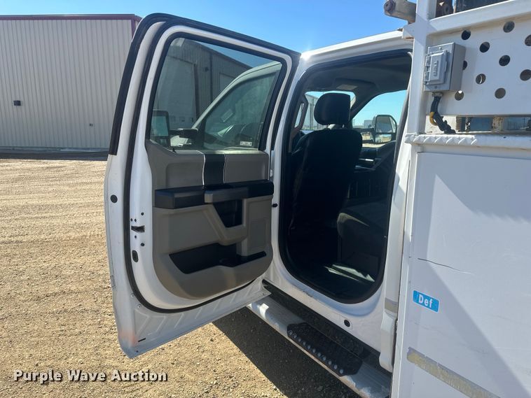 image for item EV5893 2017 Ford F550 Crew Cab utility / service truck
