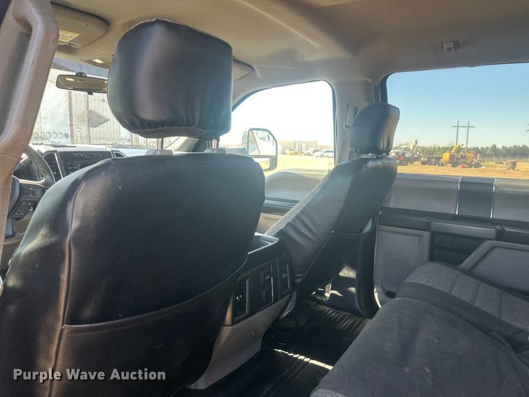 image for item EV5893 2017 Ford F550 Crew Cab utility / service truck