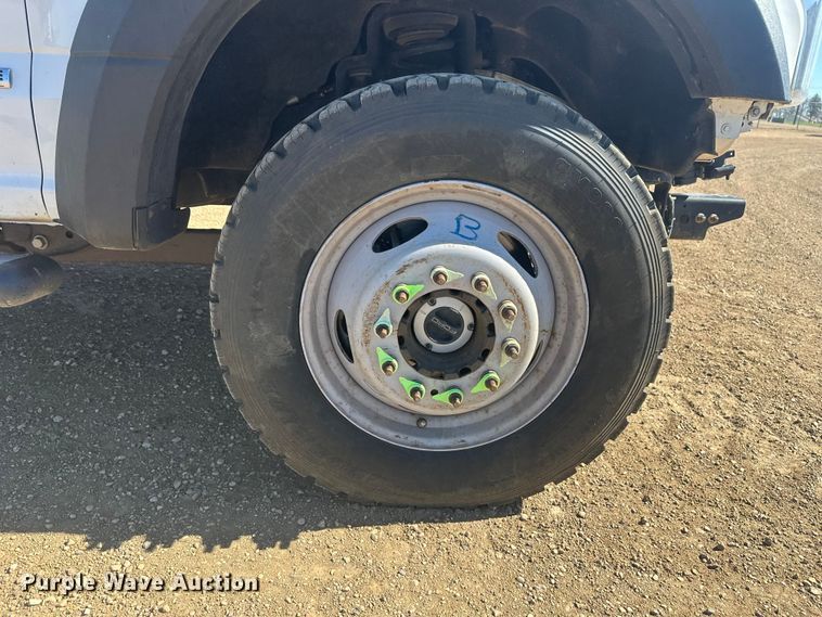 image for item EV5893 2017 Ford F550 Crew Cab utility / service truck