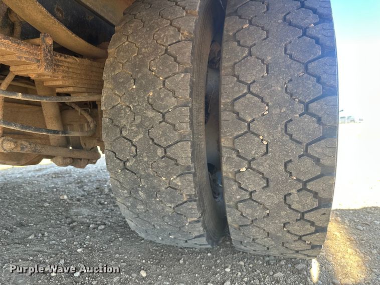 image for item EV5893 2017 Ford F550 Crew Cab utility / service truck