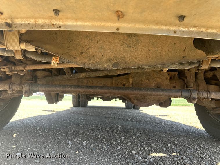 image for item EV5894 2011 Ford F450 Super Duty Crew Cab flatbed truck