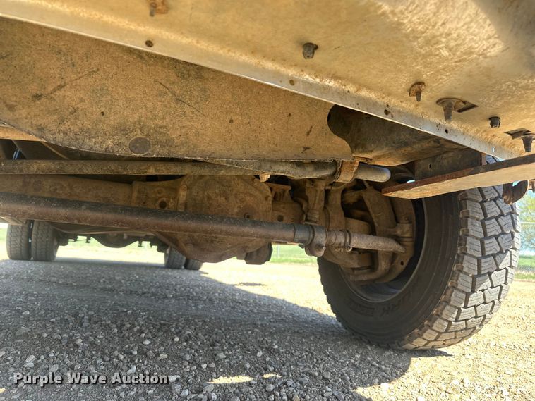 image for item EV5894 2011 Ford F450 Super Duty Crew Cab flatbed truck